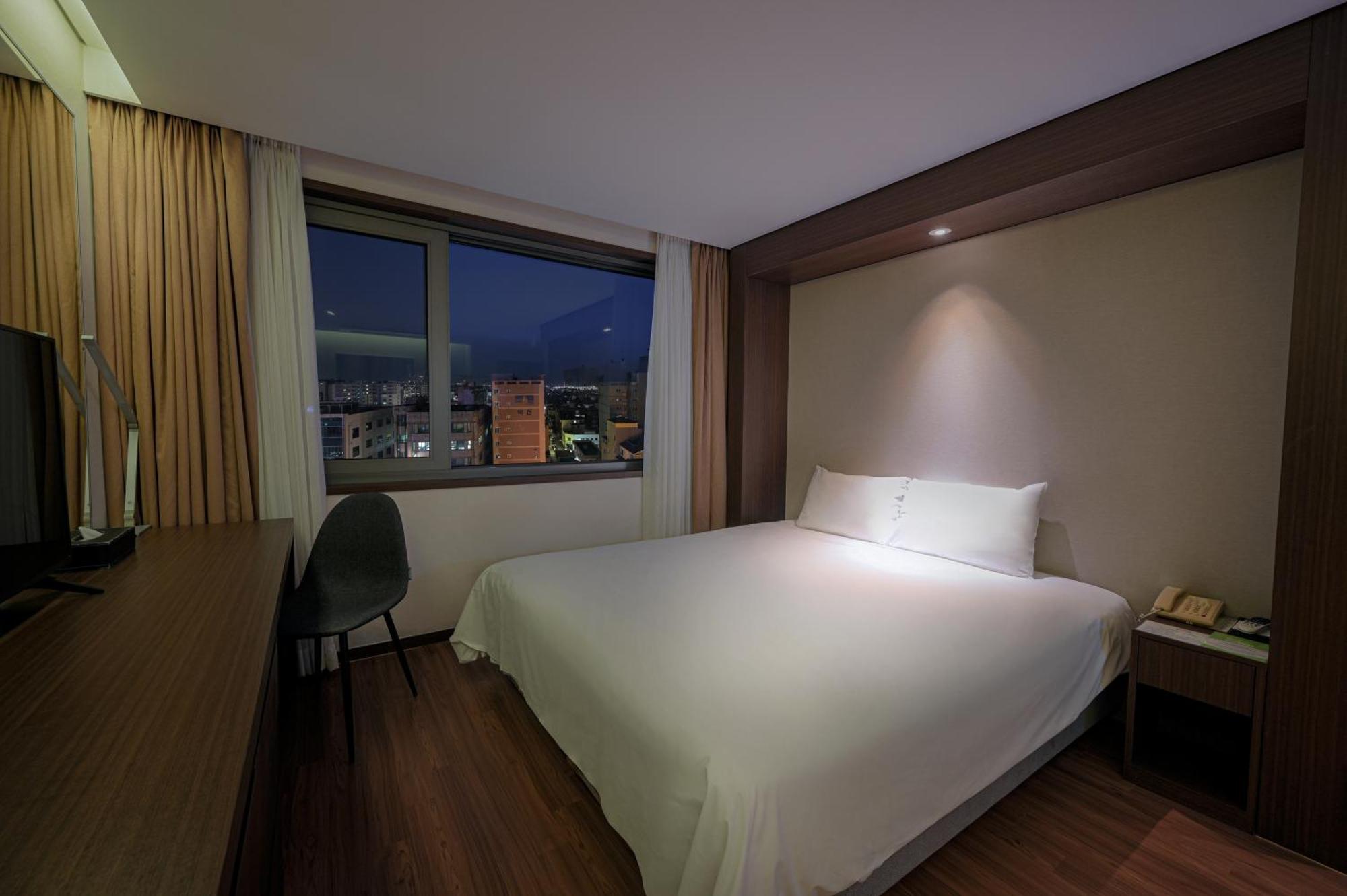 Astar Hotel Чеджудо Экстерьер фото