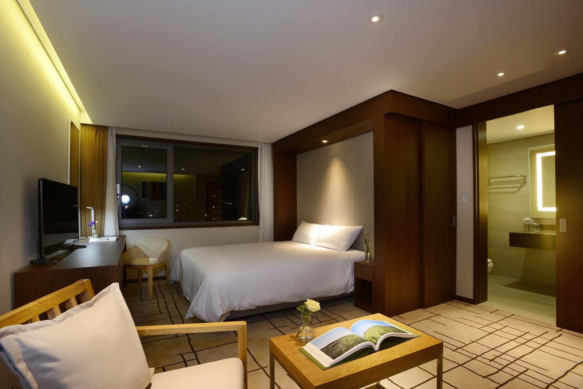 Astar Hotel Чеджудо Экстерьер фото